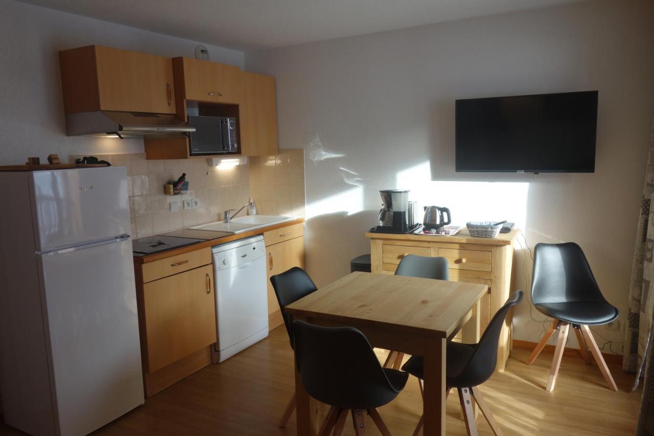 Skis Aux Pieds Dans Un Appartement Cosy Au Coeur Du Queyras Molines-en-Queyras Luaran gambar