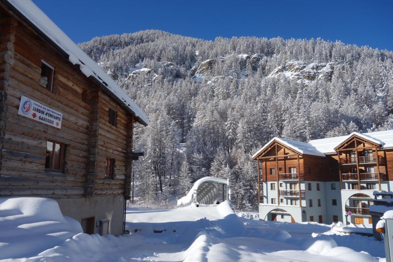 Skis Aux Pieds Dans Un Appartement Cosy Au Coeur Du Queyras Molines-en-Queyras Luaran gambar